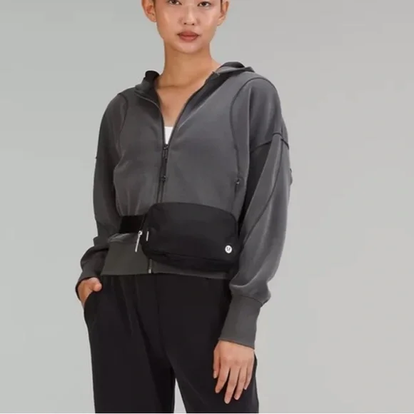 NWT Lululemon Everywhere Belt Bag black - Picture 4 of 9